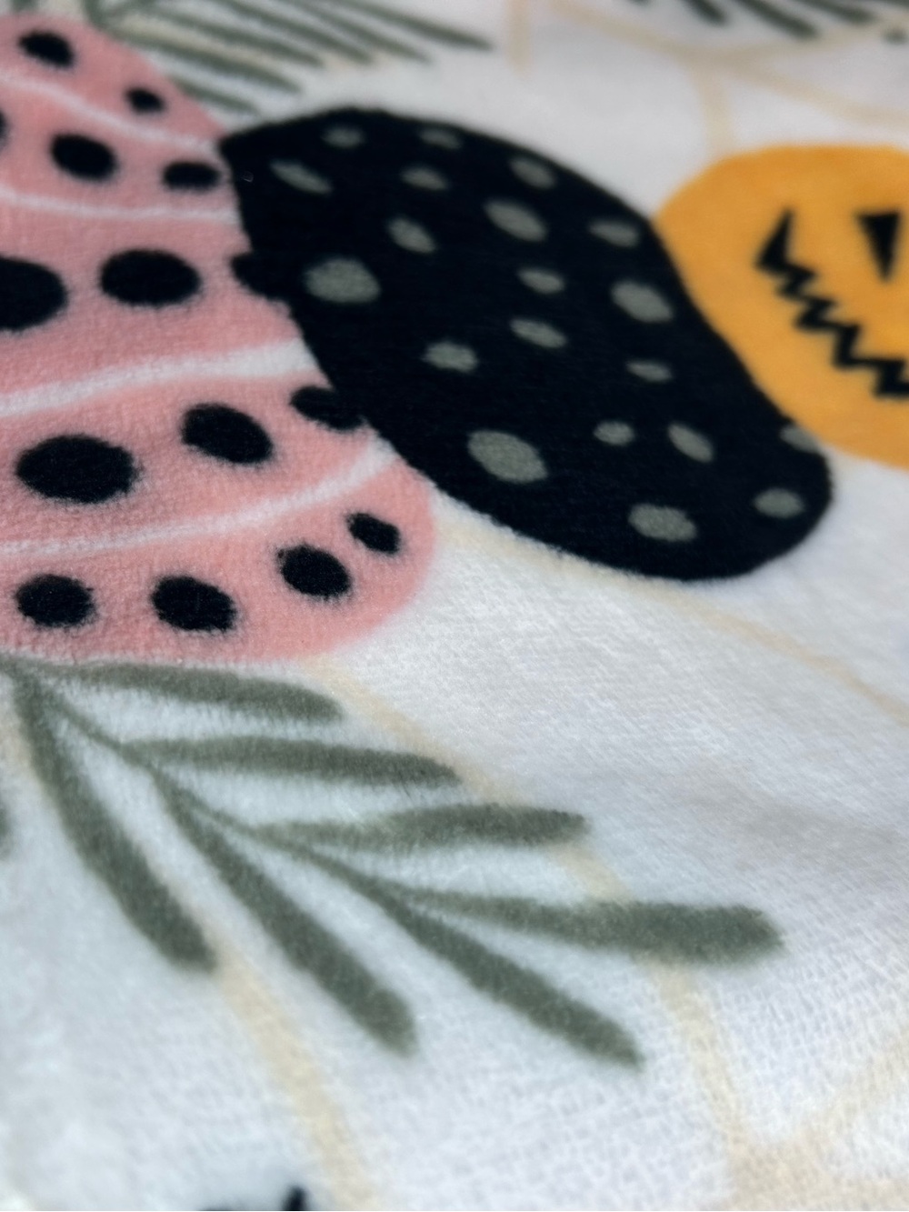 NWT Rachel Roy Halloween Pumpkin Reversible Plush Throw Blanket 60x70 Pink - Picture 10 of 12